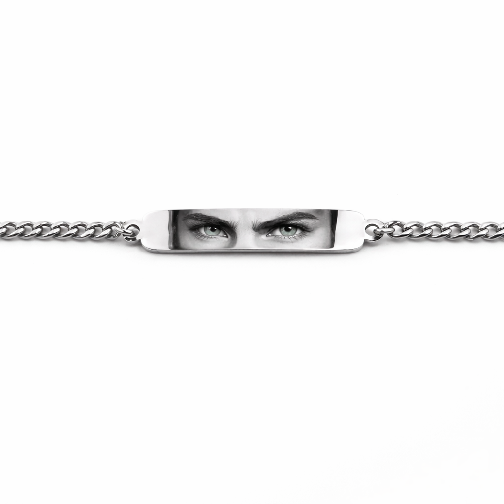 Armband mit eingravierten Augen